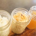 キープ ザ キー バイ ザ ホウ - ライス、ガーリクライス、コンソメスープ