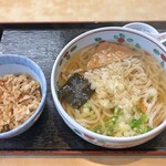 向じま ぜんや - うどん定食のかやくごはんとたぬきうどん