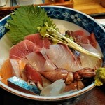 かもめ - この日の日替り丼は海鮮丼8種盛り
