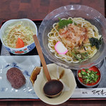 すずわ - 料理写真:豊川いなりうどんセットコロで