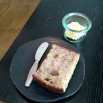 ラ・ボンヌターブル - 