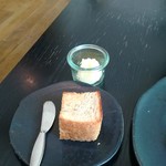 ラ・ボンヌターブル - 