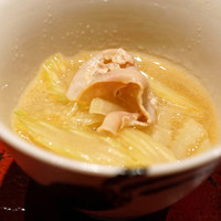 焼鶏 ひらこ - ホルモンとセロリのスープ