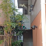 竹生喫茶店 - ３階にお店があります。