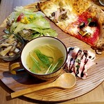 CRUST - ピザ、ワンプレートランチ1300円（税込み）