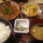Otona Izakaya Jairo - どて煮定食 980円