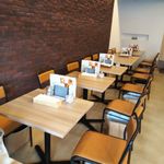 トラットリア バンビーナ - 内観：テーブル