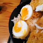 お食事処 なみき - 半熟玉子天は流れ出すちょっと前くらいの出来。