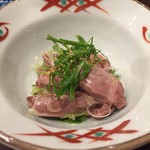 鳥田中 - お通しは京鴨のお造り　ハツとロースです　美味し！