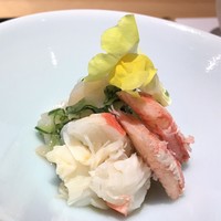 馳走 啐啄一十  - オホーツクの脱皮仕立の若蟹 蟹ミソ 本ミル貝と胡瓜 金魚草 土佐酢で