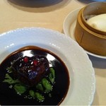 御田町 桃の木 - 鎮江黒酢の酢豚