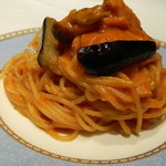 秋なすとしめじのトマトパスタ