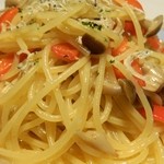 ジードロップ - じゃこと赤ピーマンのペペロンチーノ　アップ