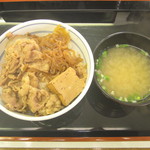 吉野家 - 牛鍋丼（並）と味噌汁