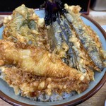 豊野丼 - 丼側の魚はかわはぎ