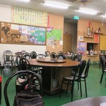 107933623 - 店内奥の様子。