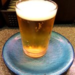 大江戸 - 平日の昼間行くとこんなグラスビールが150円で頂けます。(´- `*