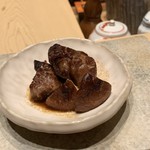 鮨 由う - 鮪頬肉と原木椎茸の煮付け