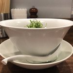 創作麺工房 鳴龍 - 丼は有田焼