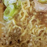 手打ちラーメン 森清 - 白く浮いてるのが腹脂。臭み、クドさ、しつこさは感じません。