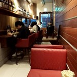 焼きとん すえひろ - １F奥から入口方向
