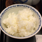舞鶴館 - ご飯は小さな茶碗に軽〜く２膳分