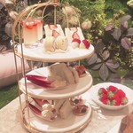 FRUIT PICNIC グランフロント大阪店 - 鳥かごみたいなので持ってきてくださいます。