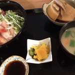 Shunsai Ryouri Hide - 海鮮丼(小鉢とお味噌汁付き)
