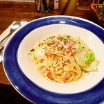 イタリアン居酒屋 DOSANKO DINING D - 桜エビとキャベツのペペロンチーノ900円