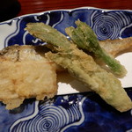祇園 又吉 - 琵琶湖産若鮎，うど，こしあぶら，タラの芽の天ぷら