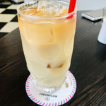 カフェ フロインドリーブ - ミルクをたっぷり入れたアイスミルクティー