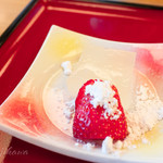 明治座 - 月替わり膳（5月公演）苺とグレープフルーツゼリー