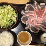 Mochibuta Shabushabu - もち豚しゃぶしゃぶ（1000円）