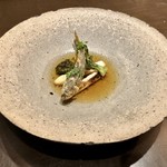 sincere - 若鮎のフリット たらの芽とこごみ コンソメと