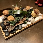 sincere - 小菓子：マカデミアナッツのトリュフ ほうじ茶のシュークリーム 燻製チョコレート