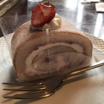 ヒロコーヒー - 苺ロールケーキ