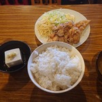 ユノリリ - 唐揚げ定食ご飯大盛り