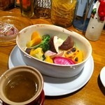 ハグ ザ キッチン - バーニャカウダ！鎌倉野菜美味しいです。