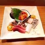 小魚料理 とみ助 - 全て美味しかったですが、とりわけ赤貝と鰆の焼き霜造りは絶品でした‼️(o^^o)