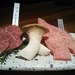 和牛 まつした - ●お任せ160g 8500＋追加単品(ﾗﾑｼﾝ100ｇ 3300＋ﾎﾙﾉﾝ500)＋小瓶ﾋﾞｰﾙ680+生ﾋﾞｰﾙ780＋SW5000=18,760円 2019年05月