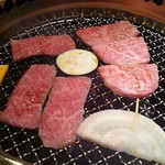 和牛 まつした - ●お任せ160g 8500＋追加単品(ﾗﾑｼﾝ100ｇ 3300＋ﾎﾙﾉﾝ500)＋小瓶ﾋﾞｰﾙ680+生ﾋﾞｰﾙ780＋SW5000=18,760円 2019年05月