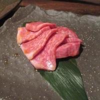 ヤキニク旭 - 特選赤身トモサンカク～すきやき風～