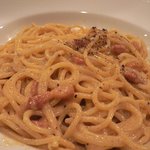 ラ・ピッコラ・ターヴォラ - カルボナーラ（一部取り分けちゃった）