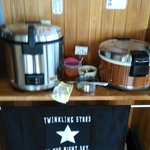 らぁ麺屋 武市商店 - 入り口正面にご飯の釜