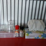 らぁ麺屋 武市商店 - 卓上