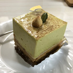 Sweets Factory Oeuf - ピスタチオのケーキ