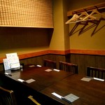 h Kakurega Dainingu Rabu - 半個室席6名テーブル