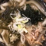 牛かすうどん りっちゃん - 牛かすうどんアップ