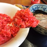 天津 - 紅チャーハンは、チャーシュー味濃い目のしっとりタイプ。
美味しいです。見た目の評価は、皆様に委ねます。