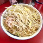 ラーメン二郎 目黒店 - 野菜、にんにく少なめ